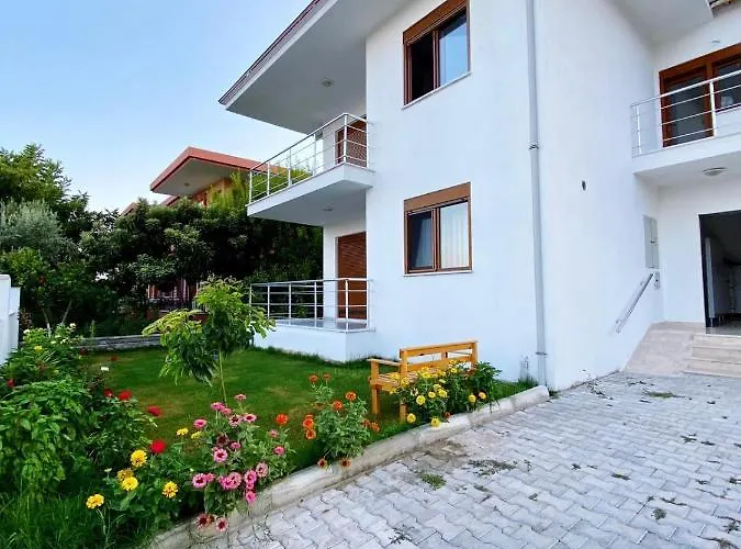 Guney Homes קמר
